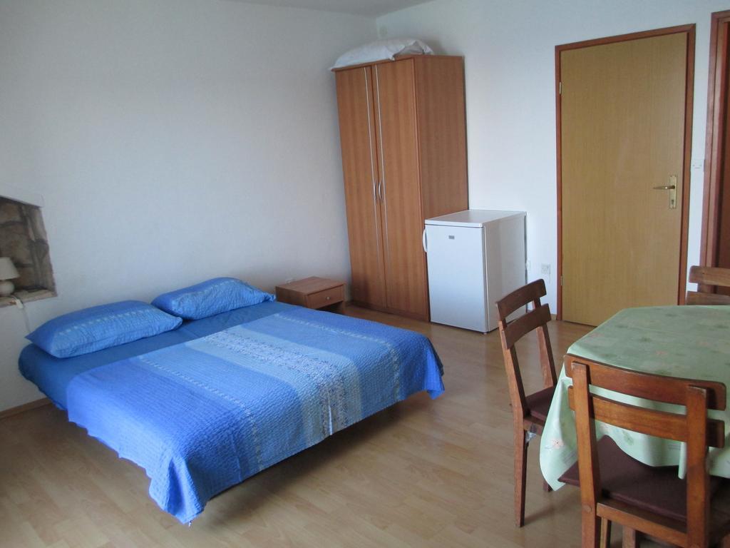 Apartments Acalinovic 비스 객실 사진