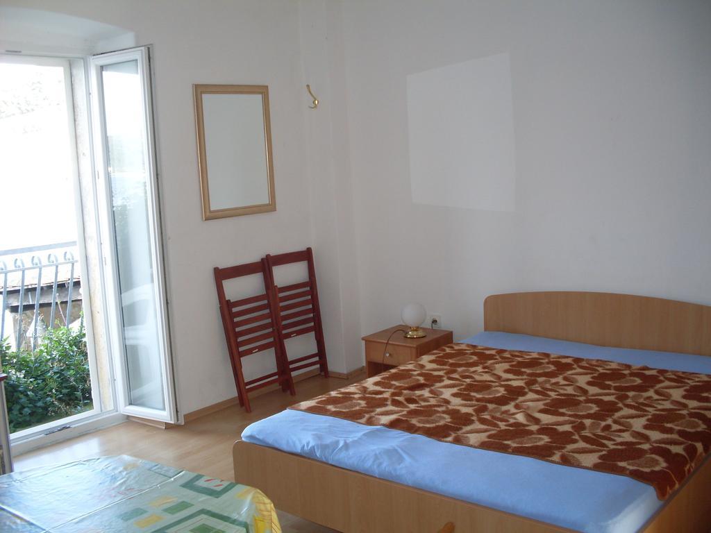 Apartments Acalinovic 비스 객실 사진